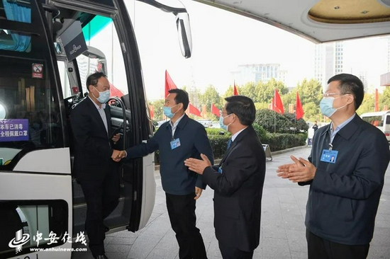 出席中国共产党安徽省第十一次代表大会的代表陆续抵达驻地