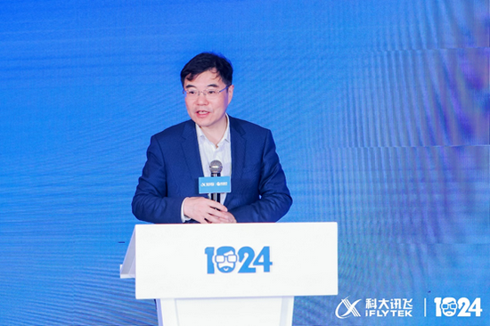 (图为:清华大学医院管理研究院常务副院长张宗久致辞)