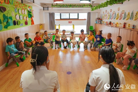 根据月龄,托育园设置了不同课程