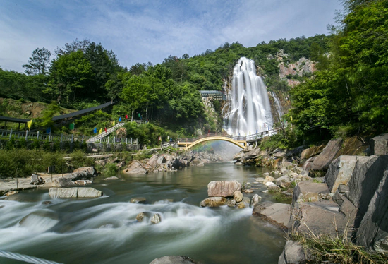 岳西县大别山彩虹瀑布风景区(图源:大别山彩虹瀑布 公众号)
