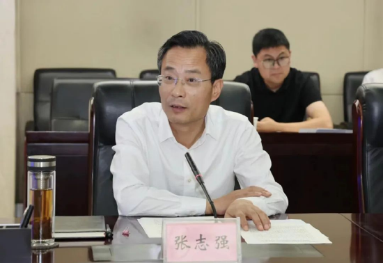 淮南市委副书记、市长张志强主持签约仪式