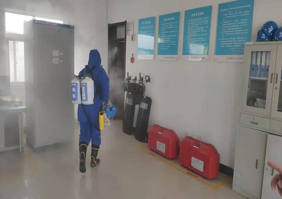 (输气站开展内部消毒)