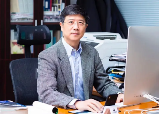 清华大学长聘教授、国家特聘专家，盟维科技创始人 张跃钢