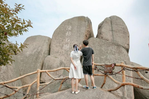安庆市巨石山景区“海枯石烂”(图源:巨石山公众号)