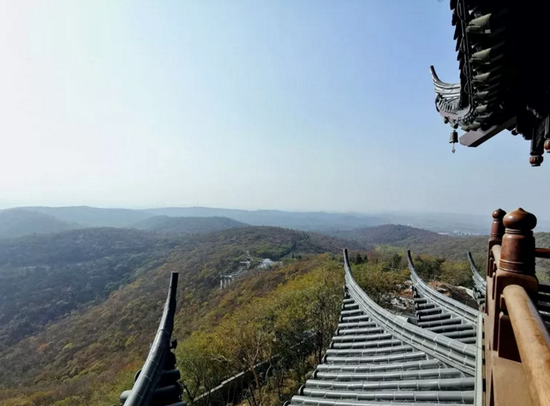 琅琊山制高点琅琊阁。张静芳/摄