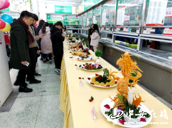 校园美食文化节现场
