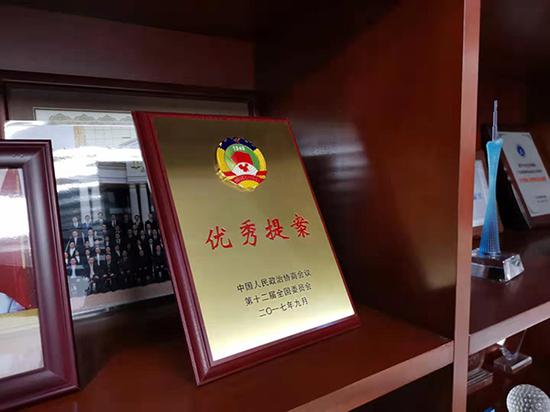 两会面孔|朱征夫委员:四提废除收容教育制 今年