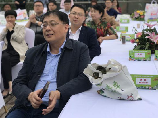 省委编办副主任 周勤