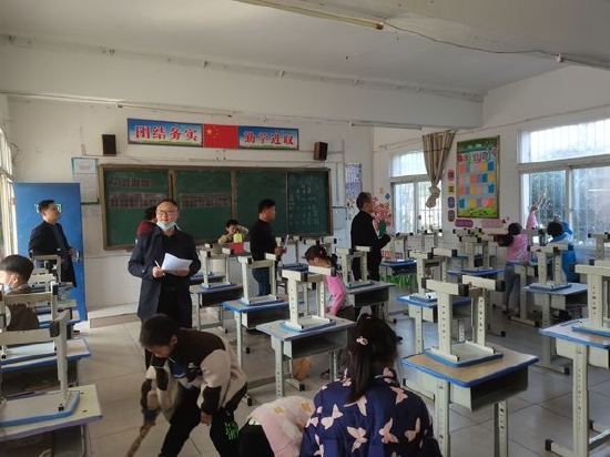 幼儿园小班有128人小班有120人大班的人数比小班与中班的...