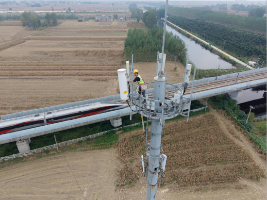 (京沪高铁大店站址紧张施工)