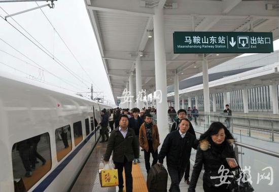 记者体验宁安高铁:芜湖到马鞍山仅15分钟