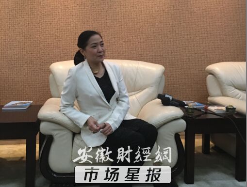 丹萍现身合肥聊艺术与人生 期盼为家乡安徽做