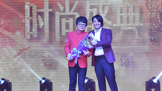 新加坡明星阿杜公布婚讯后 首度现身壹加壹年