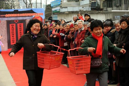 合肥金寨南路社区开展退管人员新春趣味活动