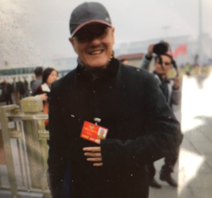 全国政协委员赵本山入会场 提案关注农村文化建设