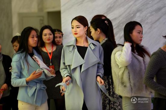 合肥女孩隆胸后获得胸模比赛冠军 揭秘整形全