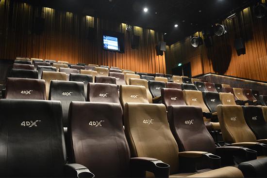 《蝙蝠侠大战超人》只在英皇电影城4DX巅峰版