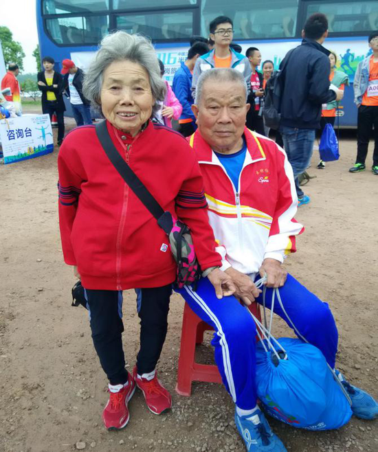 张亮友和尚殿娥夫妻