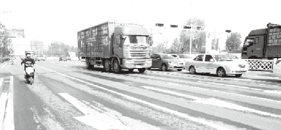 阜阳城区货车限行交通环境好转 _阜阳频道