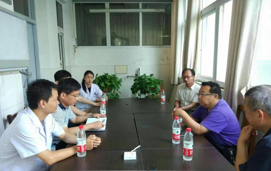 上海公共卫生临床中心等两单位到市二院考察 