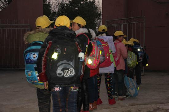 “光爱童行”落地活动在河刘黄六小学成功举办