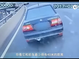 救护车急送病人他却挡道连踩刹车