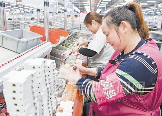 芜湖企业开设准妈妈生产线 为孕期女工减压