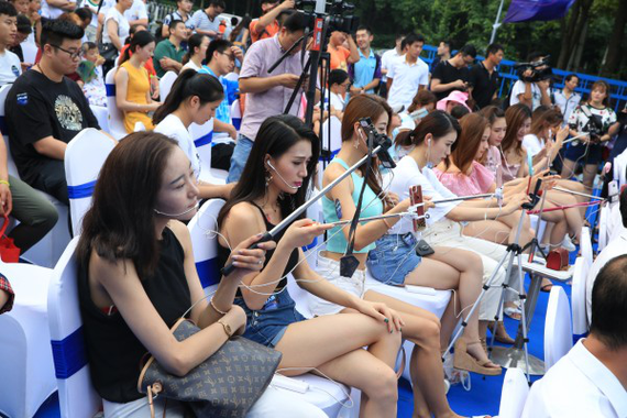 美女主播现场直播