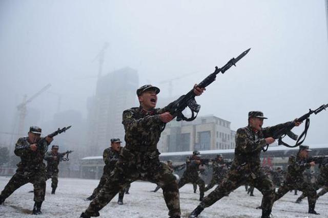 安徽武警：风雪练兵砺血性