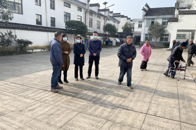 慰問敬老院