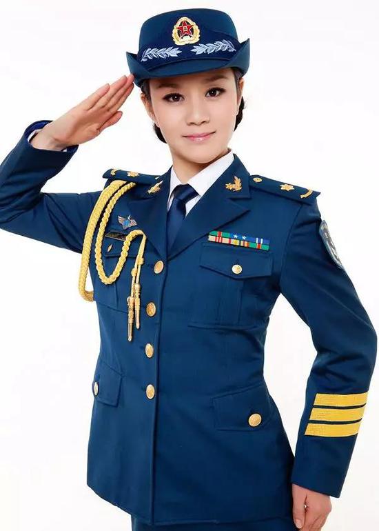 原中国人民解放军空军政治部文工团独唱演员 燕妮