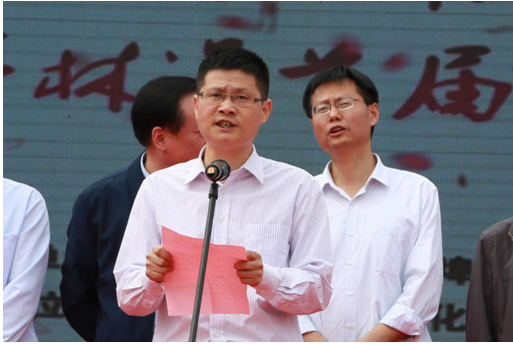 西埠镇镇长许明选致辞