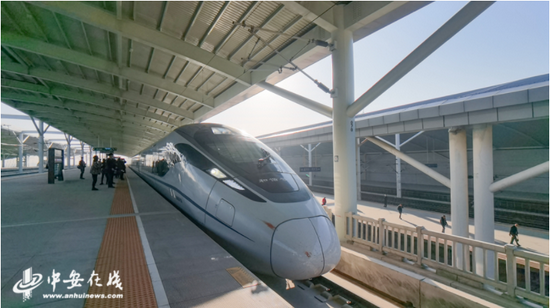 中国第一条民营控股高速铁路——杭（州）台（州）高速铁路进入试运行阶段