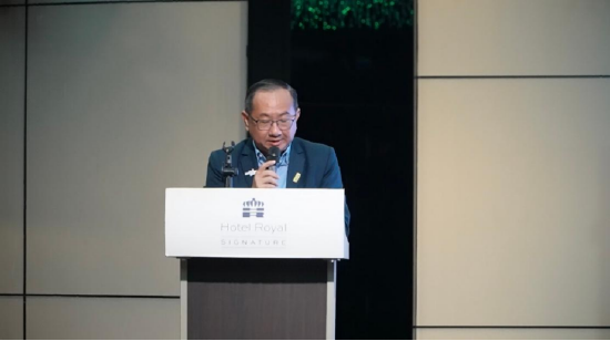 （马来西亚华人旅游业公会总会长刘伟康致辞）