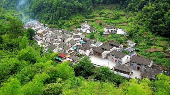 石台县牯牛降景区 严家古村（图源：石台牯牛降景区）