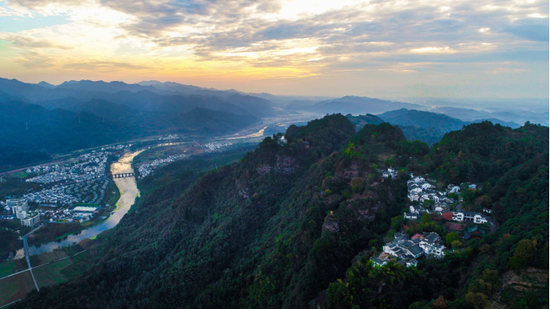 休宁县齐云山风景区 (图源:安徽省文化和旅游厅)