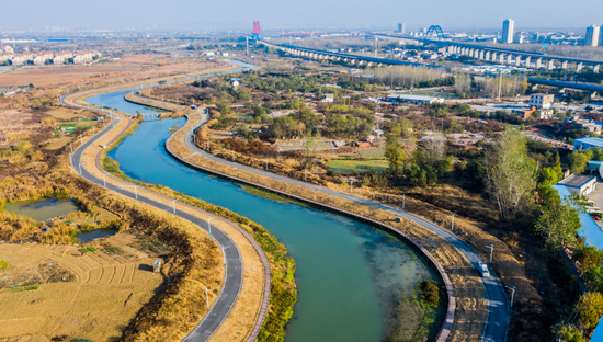 改造后的关镇河,从昔日城市“龙须沟”蝶变为城市景观河