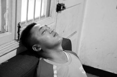 李帮君养精蓄锐准备夜间派送
