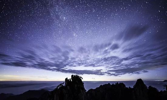 黄山夏夜 柯蔚生 摄