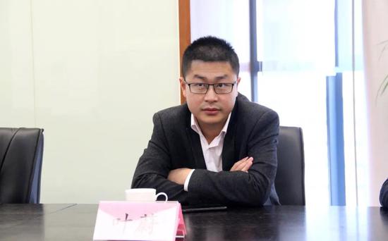 (金寨油坊店乡党委副书记、乡长叶蔚)