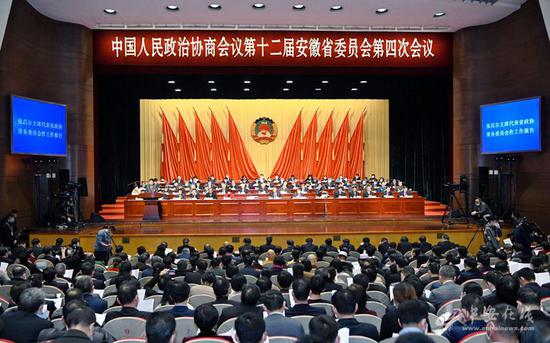 省政协十二届四次会议开幕会。（记者 刘玉才 摄）