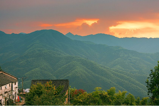 休宁县木梨硔晚霞（图源：黄山市文化和旅游）