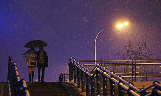 风雪夜归人 卓也/摄