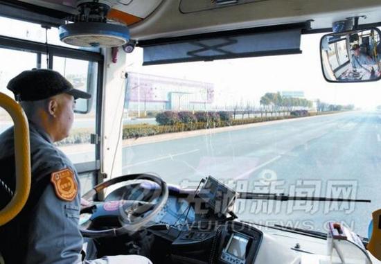 芜湖公交特6路开通试运营 三山区至政务中心直