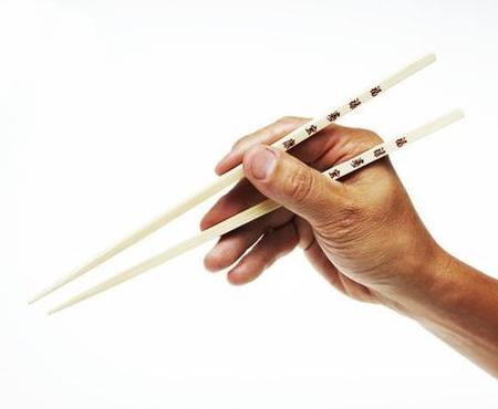 传统民俗:吃饭用筷子的3种忌讳(图)