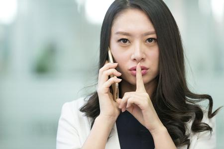 星座真心话:白羊偷偷关注前任新女友(图)