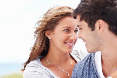 见色忘友:啥星座女有异性没人性(组图)