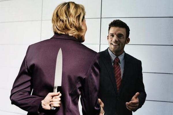 职场心理:揪出6种必防的职场小碧池(图)|职场|心理|小人_新浪星座_新浪网