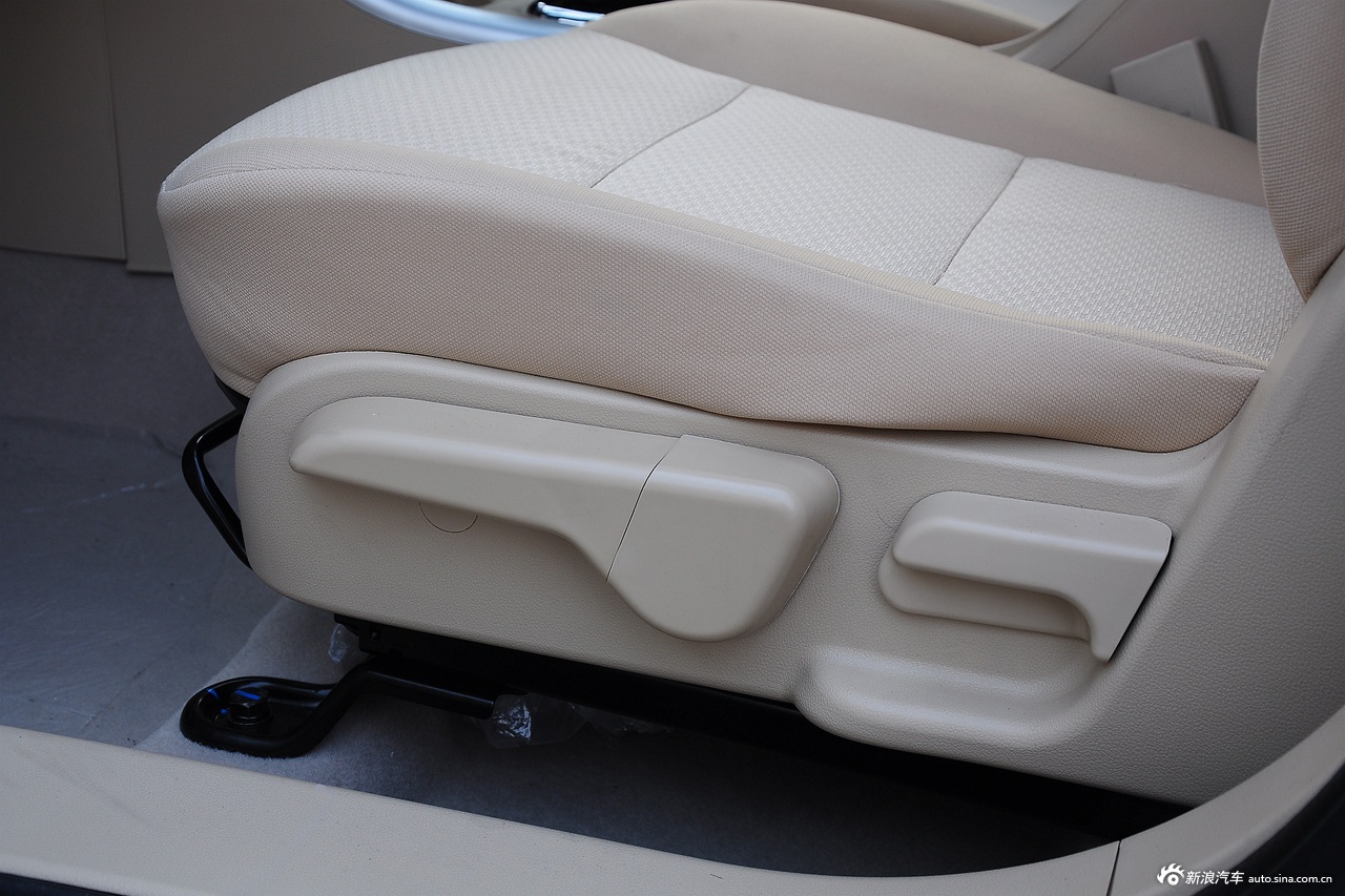 3月北汽绅新开变态传奇世界宝D20车主口碑解析