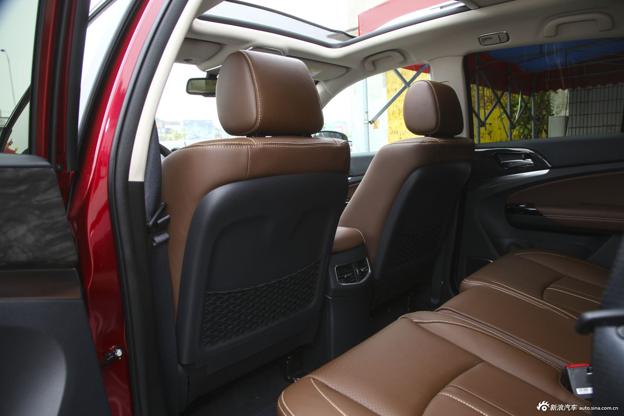 auto-fynmzun0762702.jpg